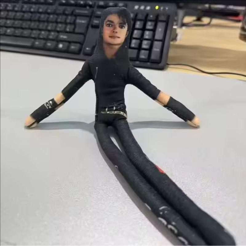 Boneco de Pelúcia Articulado E - Model Kit Joints avaliação e preço